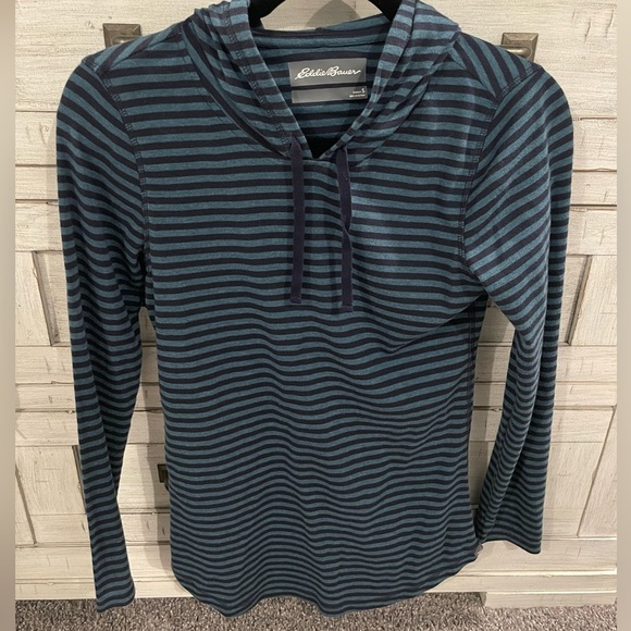 Eddie Bauer. Size small. Blue. Stripped. Long sleeve hooded shirt - Picture 1 of 3